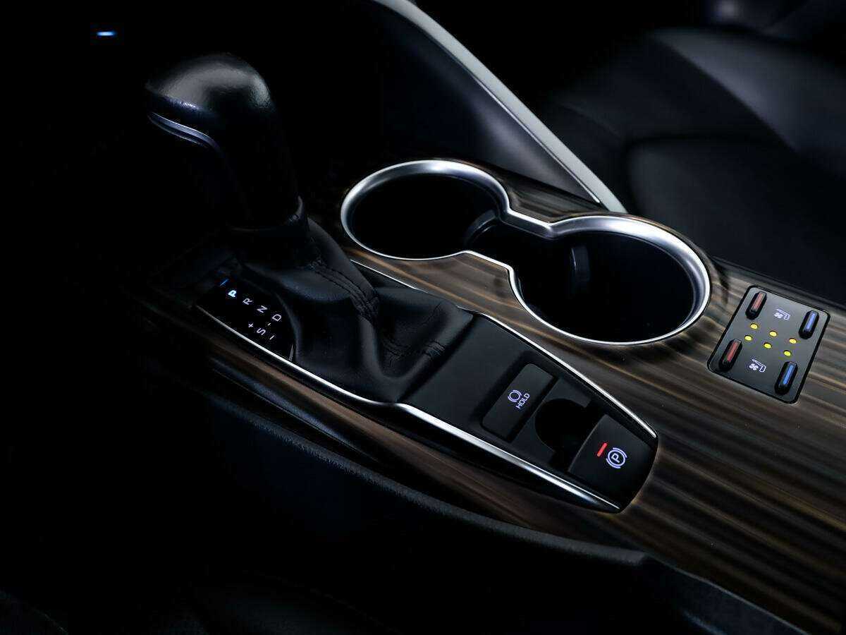 Toyota Camry 2019 года с пробегом. Фото: #25