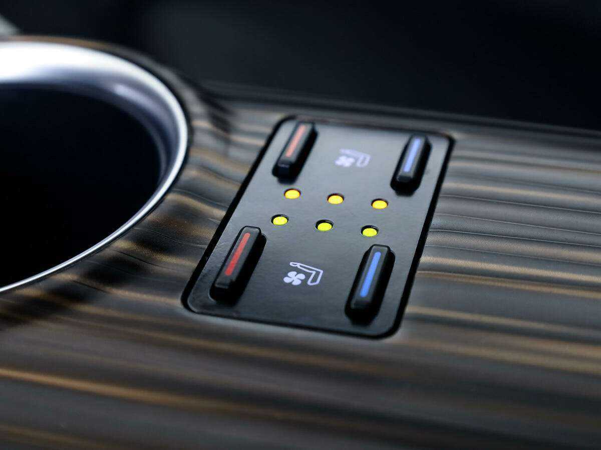 Toyota Camry 2019 года с пробегом. Фото: #26