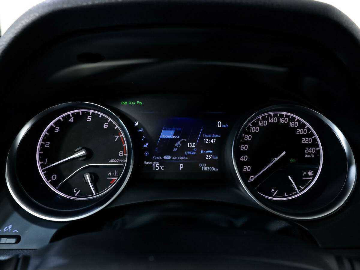 Toyota Camry 2019 года с пробегом. Фото: #27