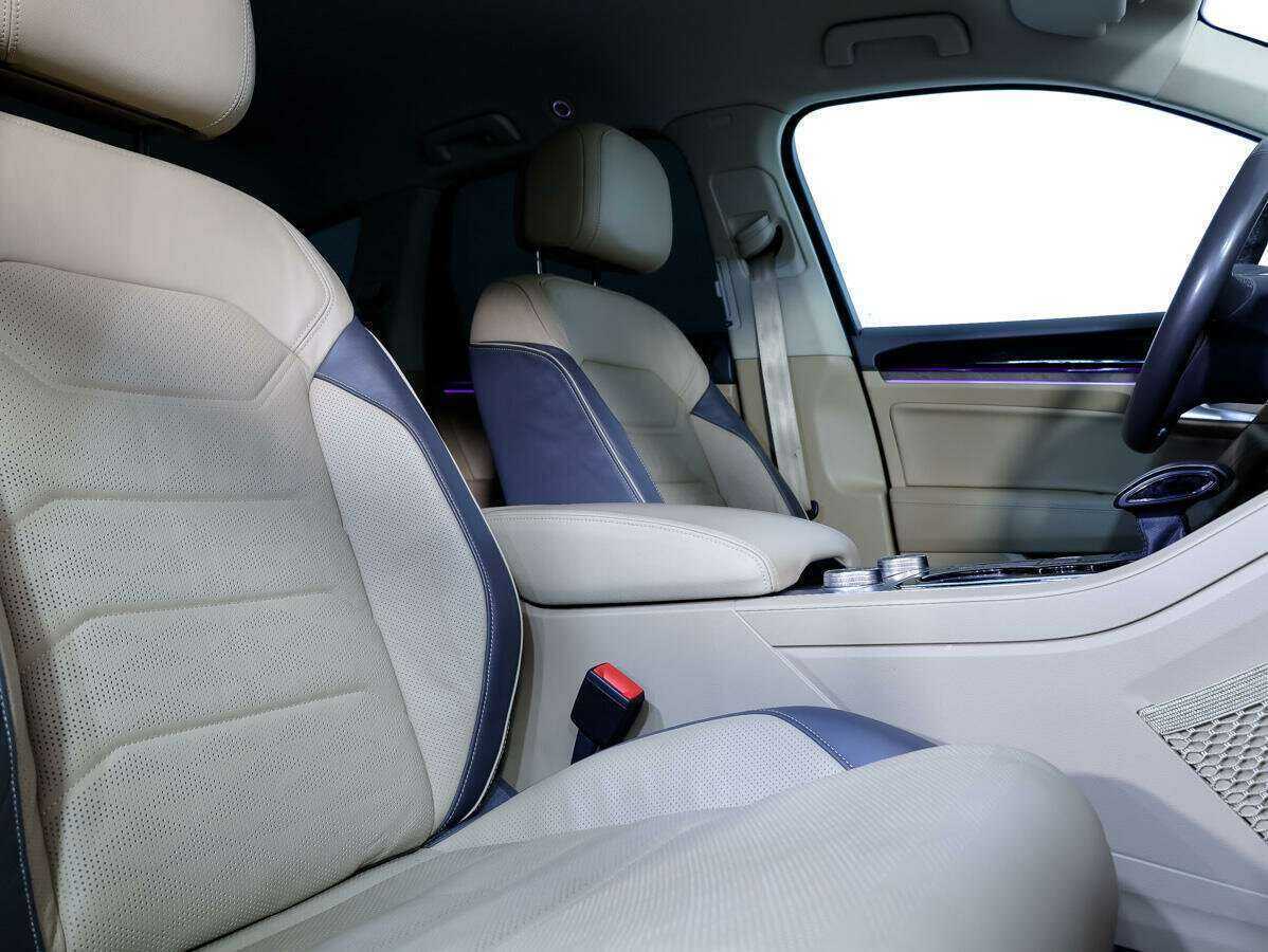 Volkswagen Touareg 2020 года с пробегом. Фото: #9