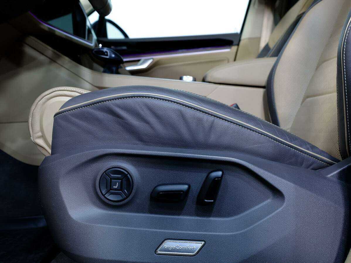 Volkswagen Touareg 2020 года с пробегом. Фото: #12