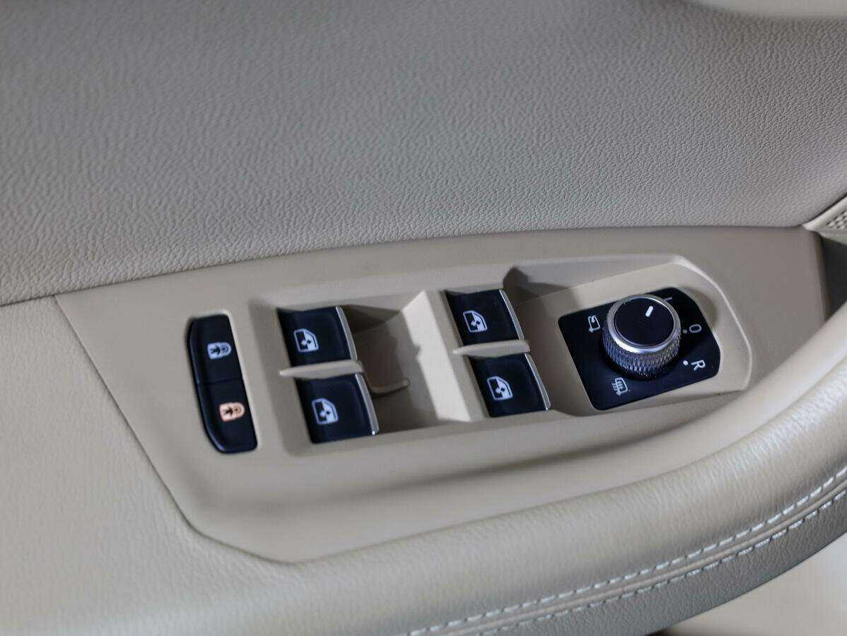 Volkswagen Touareg 2020 года с пробегом. Фото: #13