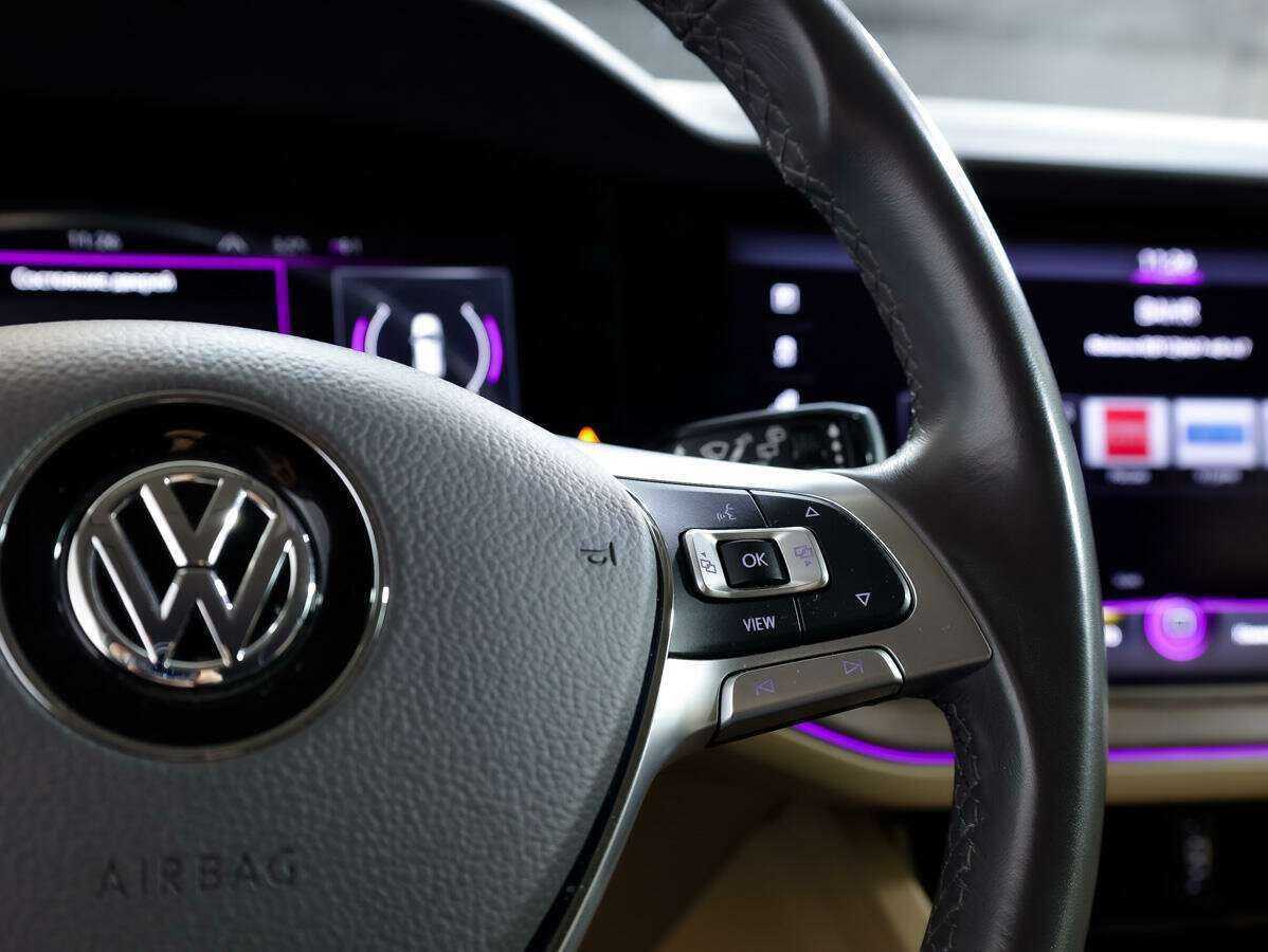 Volkswagen Touareg 2020 года с пробегом. Фото: #20