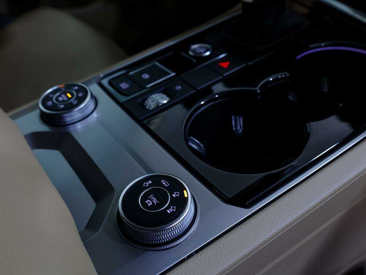 Volkswagen Touareg 2020 года с пробегом. Фото: #23