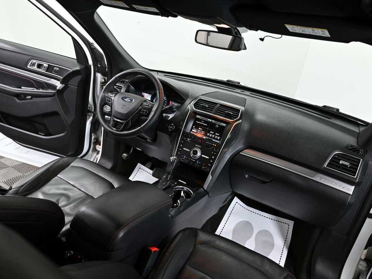 Ford Explorer 2015 года с пробегом. Фото: #7