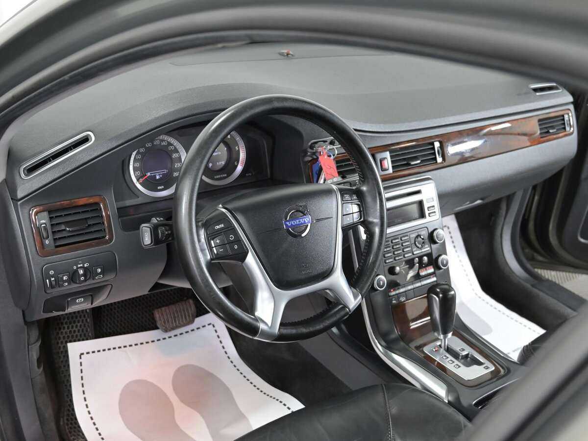 Volvo XC70 2010 года с пробегом. Фото: #4