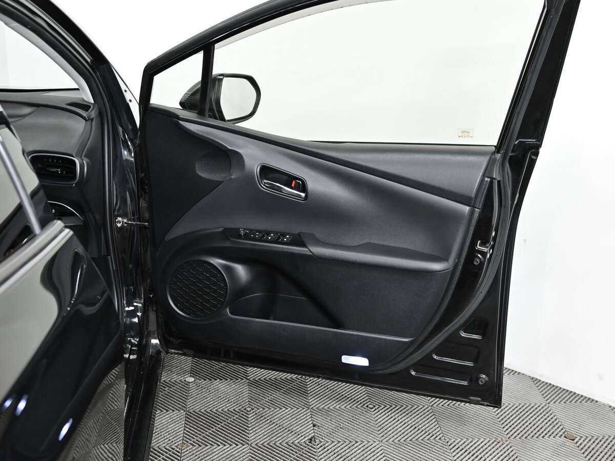 Toyota Prius 2016 года с пробегом. Фото: #8