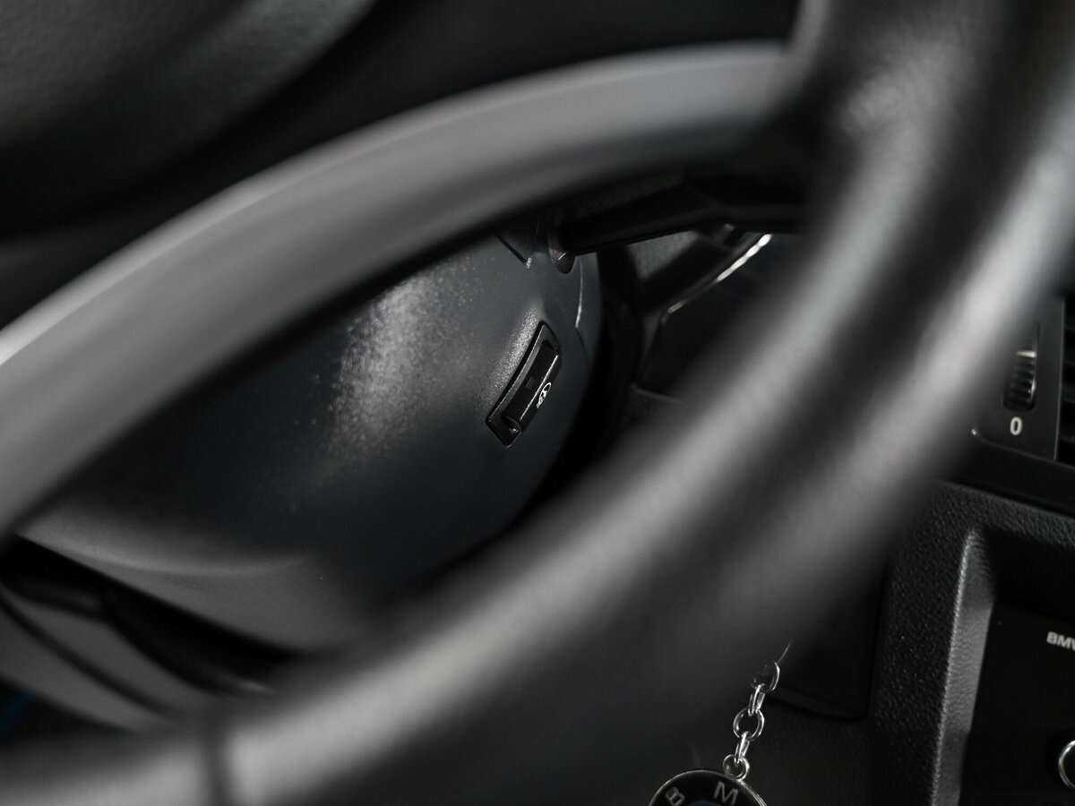 BMW 3 серии 2009 года с пробегом. Фото: #8