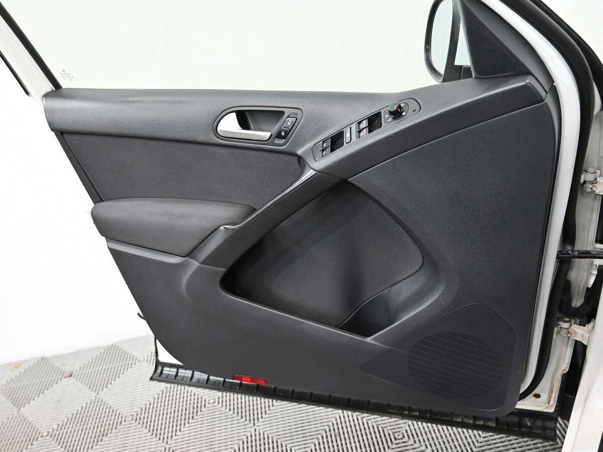 Volkswagen Tiguan 2011 года с пробегом. Фото: #9