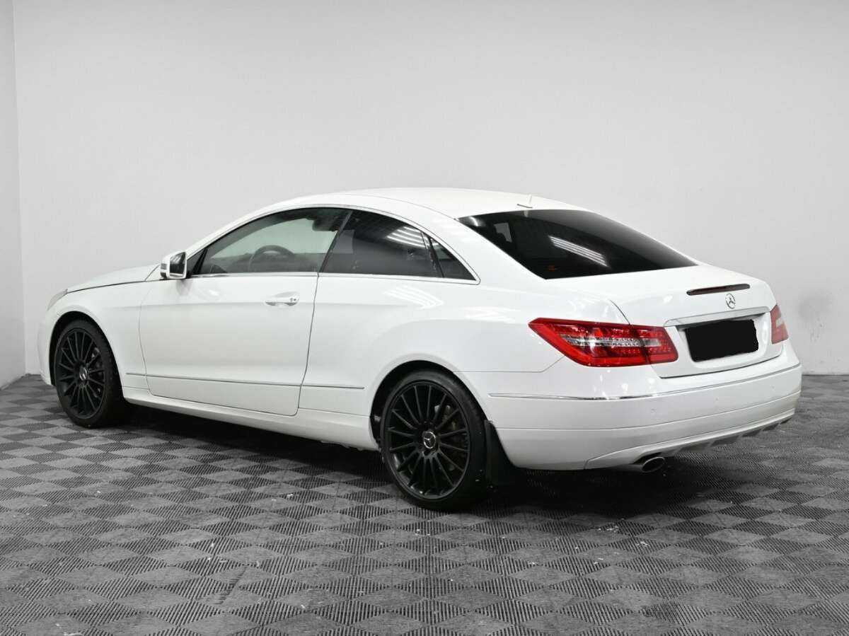 Mercedes-Benz E-Класс 2011 года с пробегом. Фото: #3