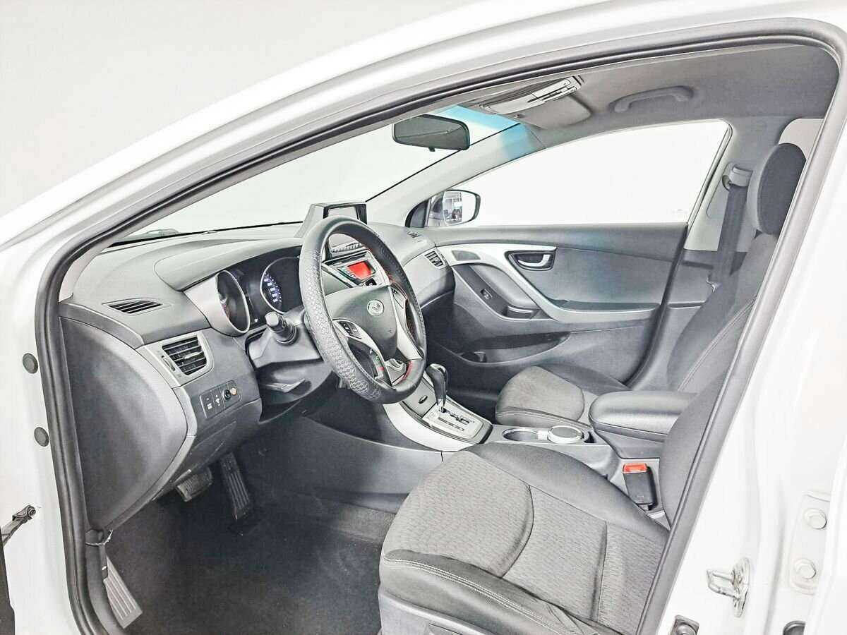 Hyundai Avante 2011 года с пробегом. Фото: #11