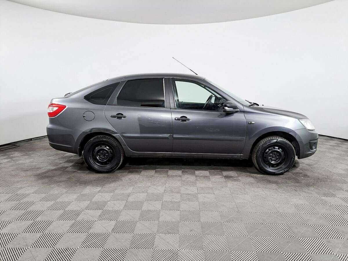 Б/У Лада (ВАЗ) Гранта 2017 года. Фото: #3