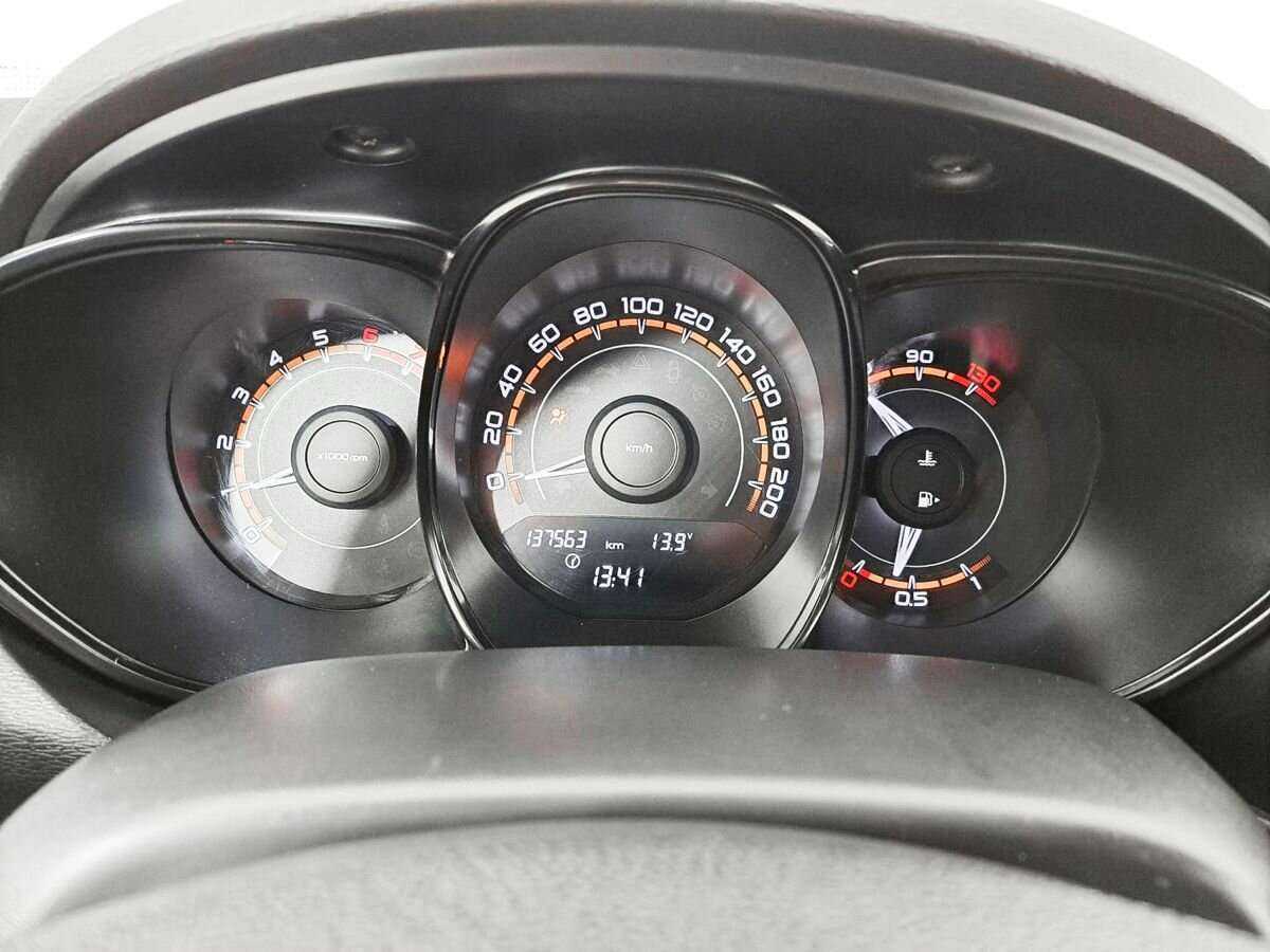 Б/У Лада (ВАЗ) Веста 2017 года. Фото: #9