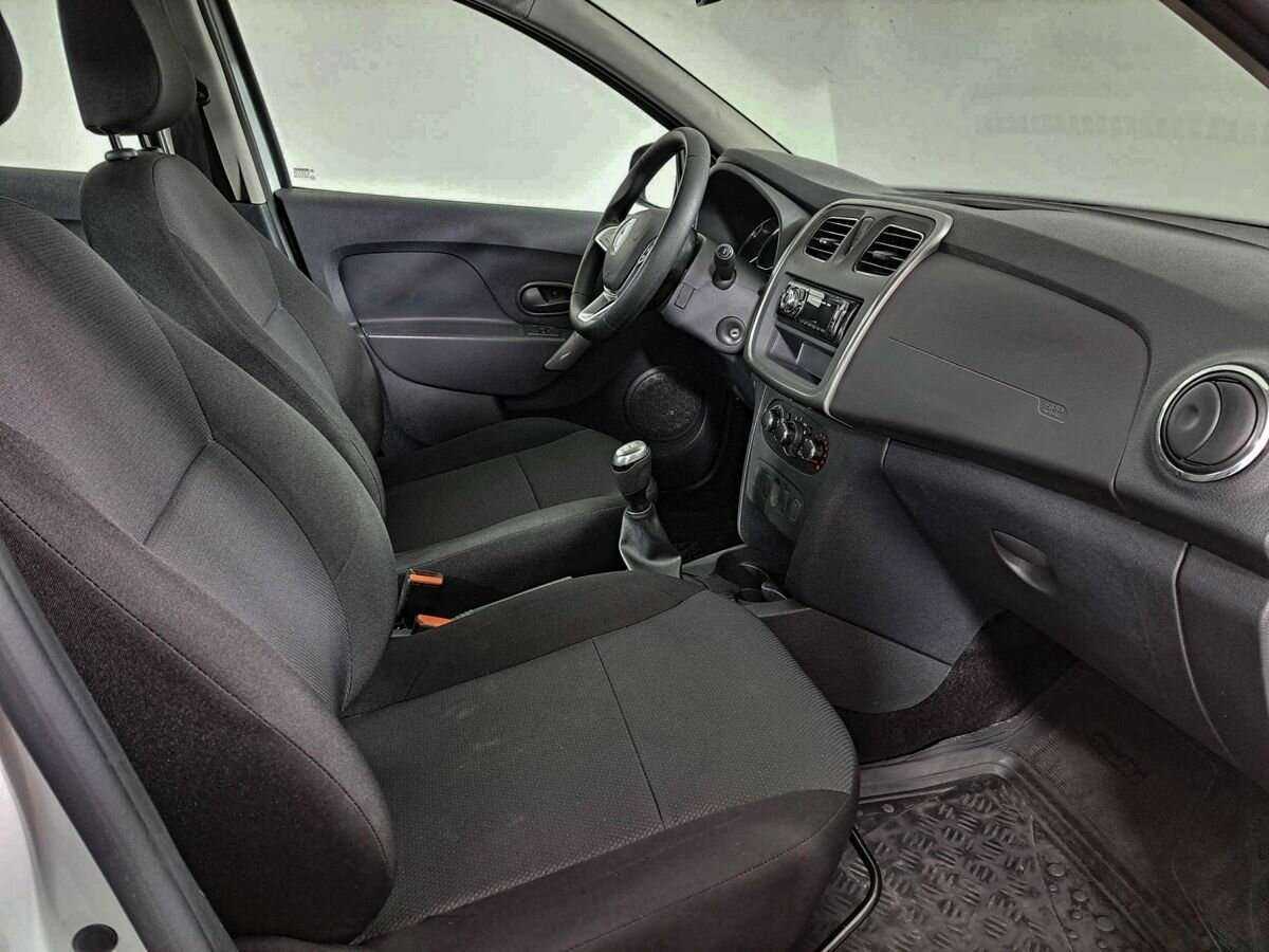 Б/У Рено Логан 2021 года. Фото: #8