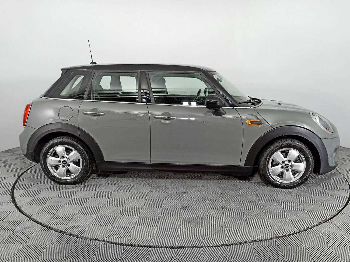 Mini Hatch 2018 года с пробегом. Фото: #3