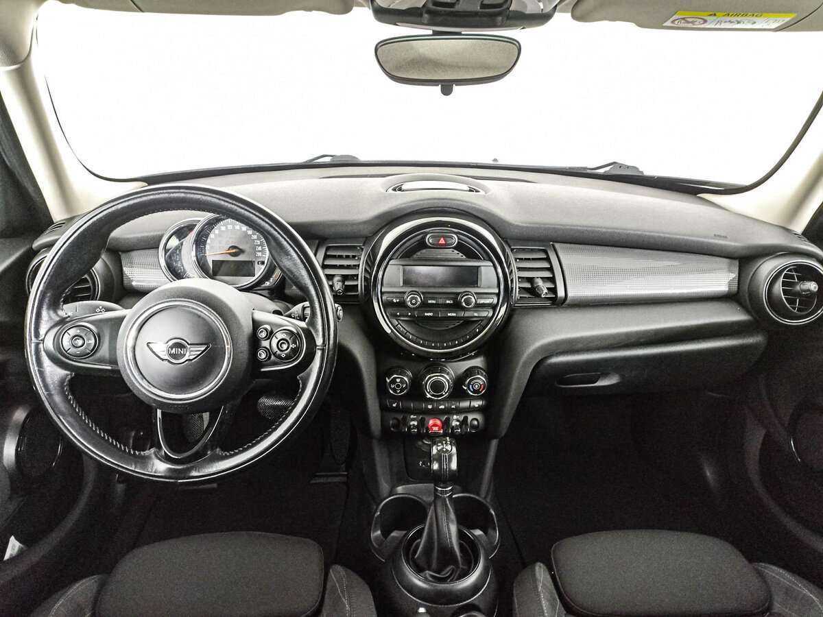 Mini Hatch 2018 года с пробегом. Фото: #11