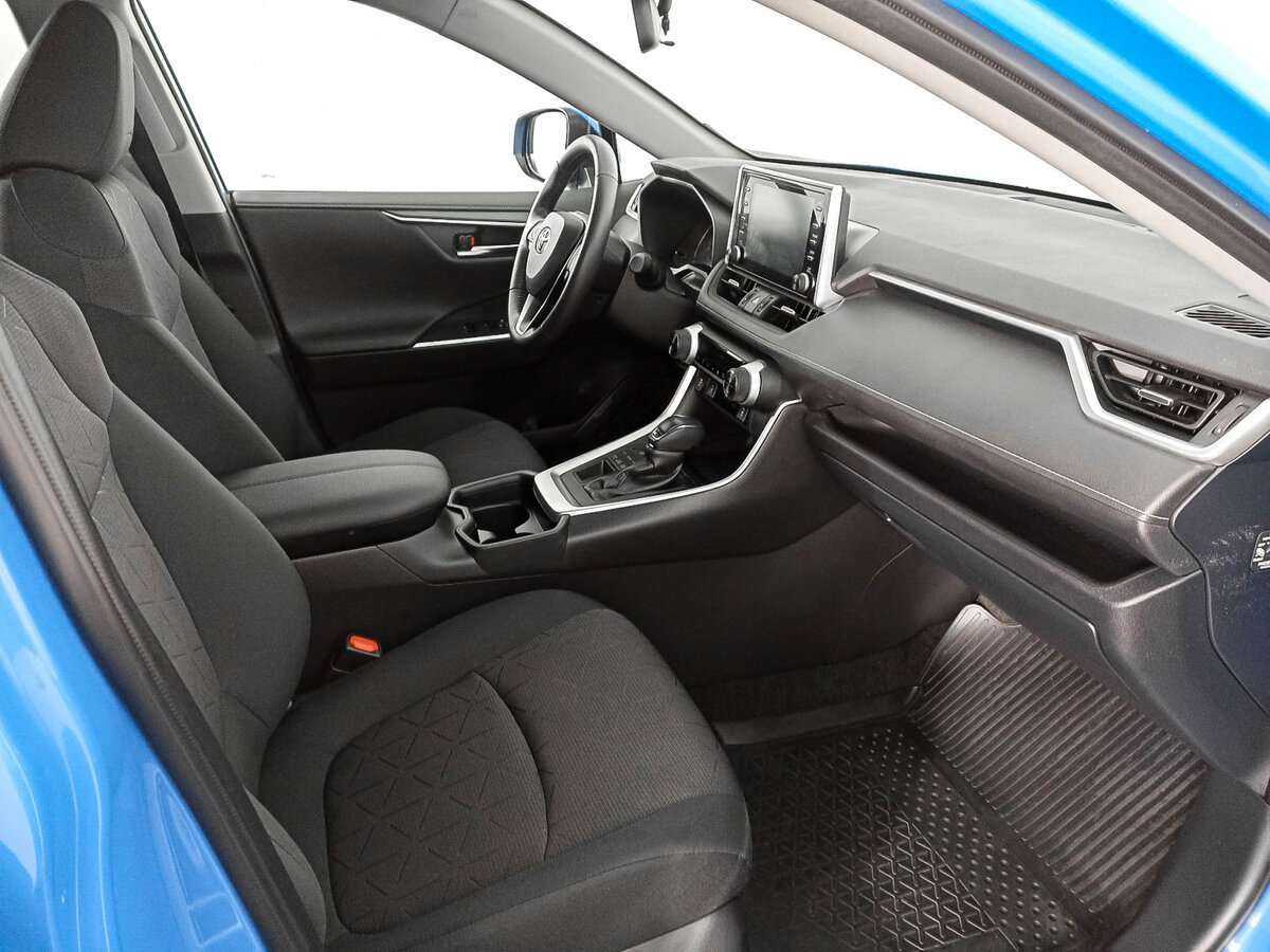 Toyota RAV4 2020 года с пробегом. Фото: #8
