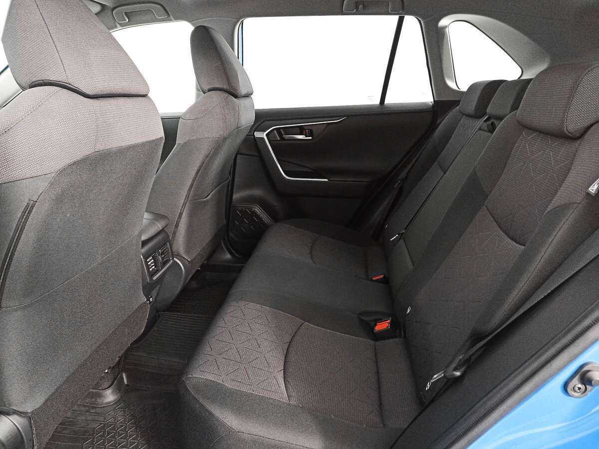 Toyota RAV4 2020 года с пробегом. Фото: #9