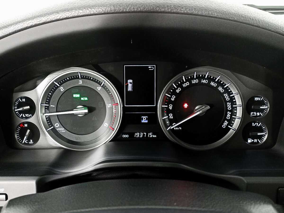 Toyota Land Cruiser 2015 года с пробегом. Фото: #10