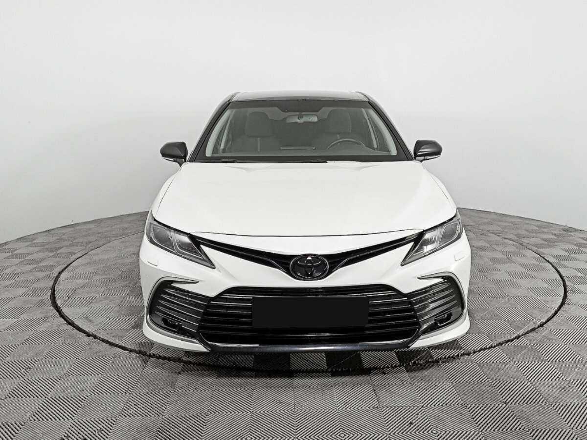 Toyota Camry 2021 года с пробегом. Фото: #1