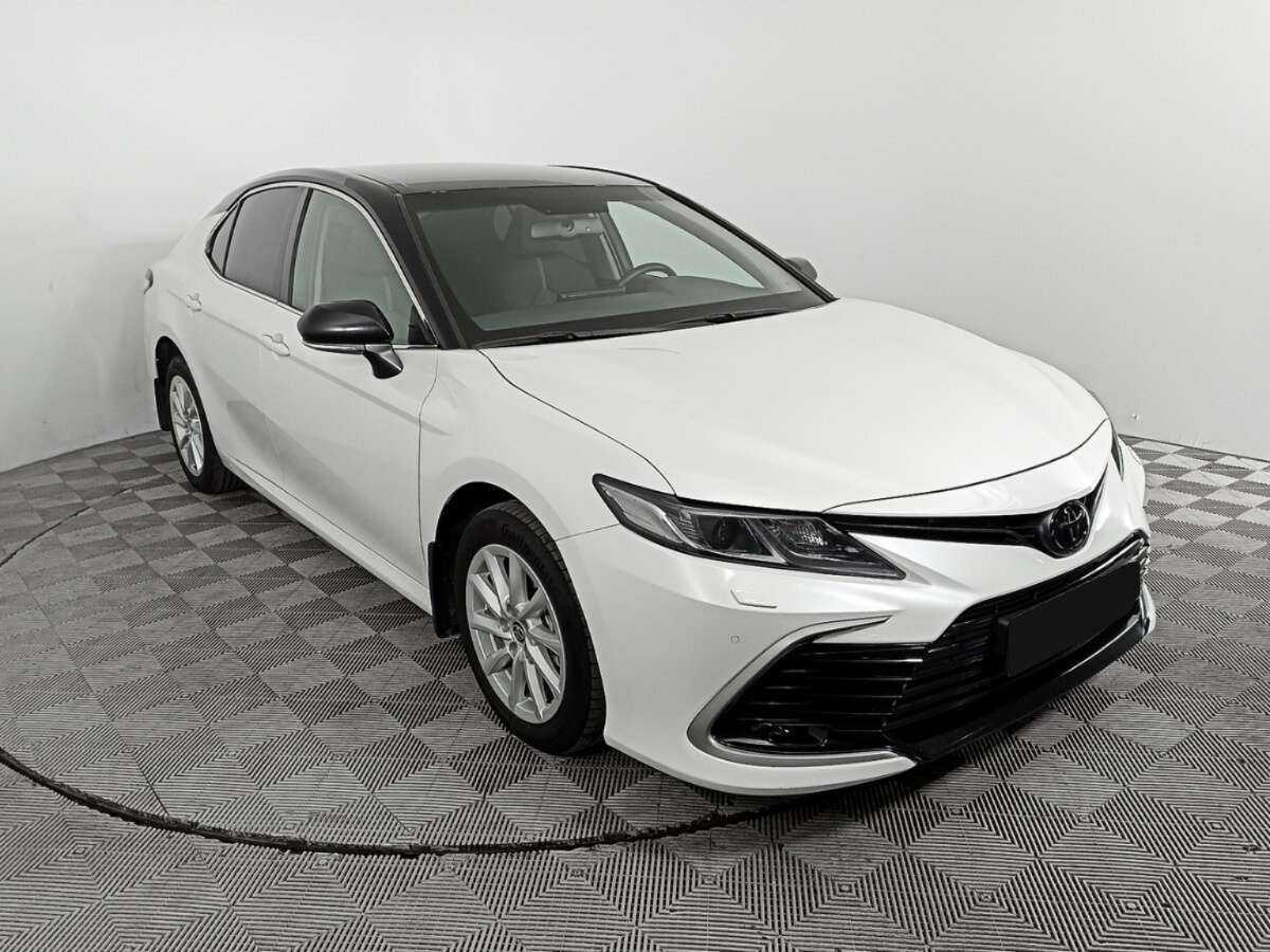 Toyota Camry 2021 года с пробегом. Фото: #2