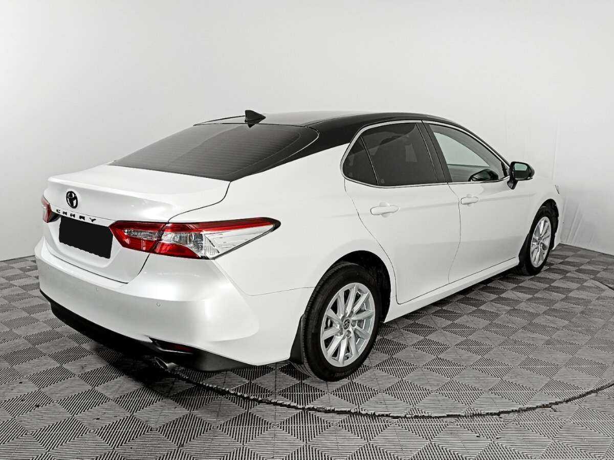 Toyota Camry 2021 года с пробегом. Фото: #3