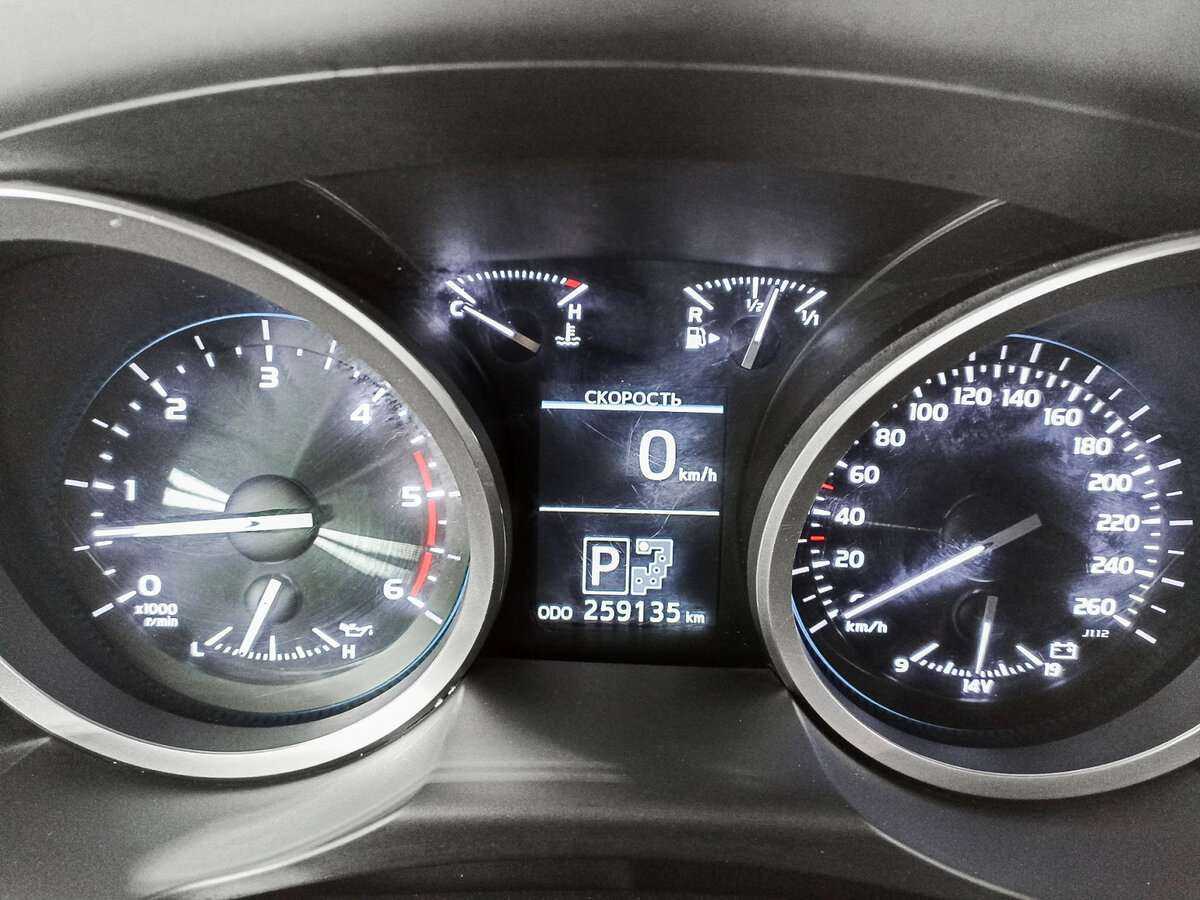 Toyota Land Cruiser 2013 года с пробегом. Фото: #8