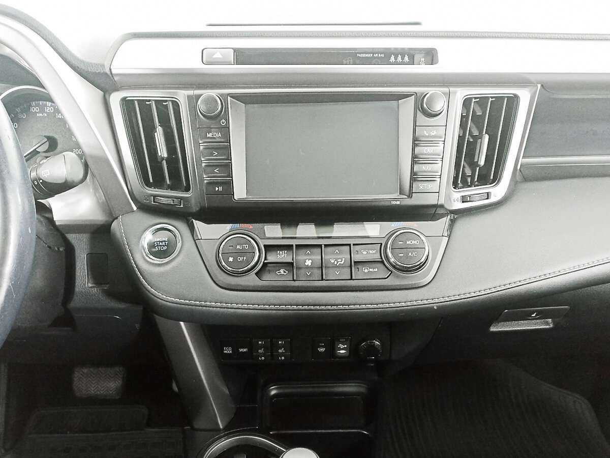 Toyota RAV4 2018 года с пробегом. Фото: #12