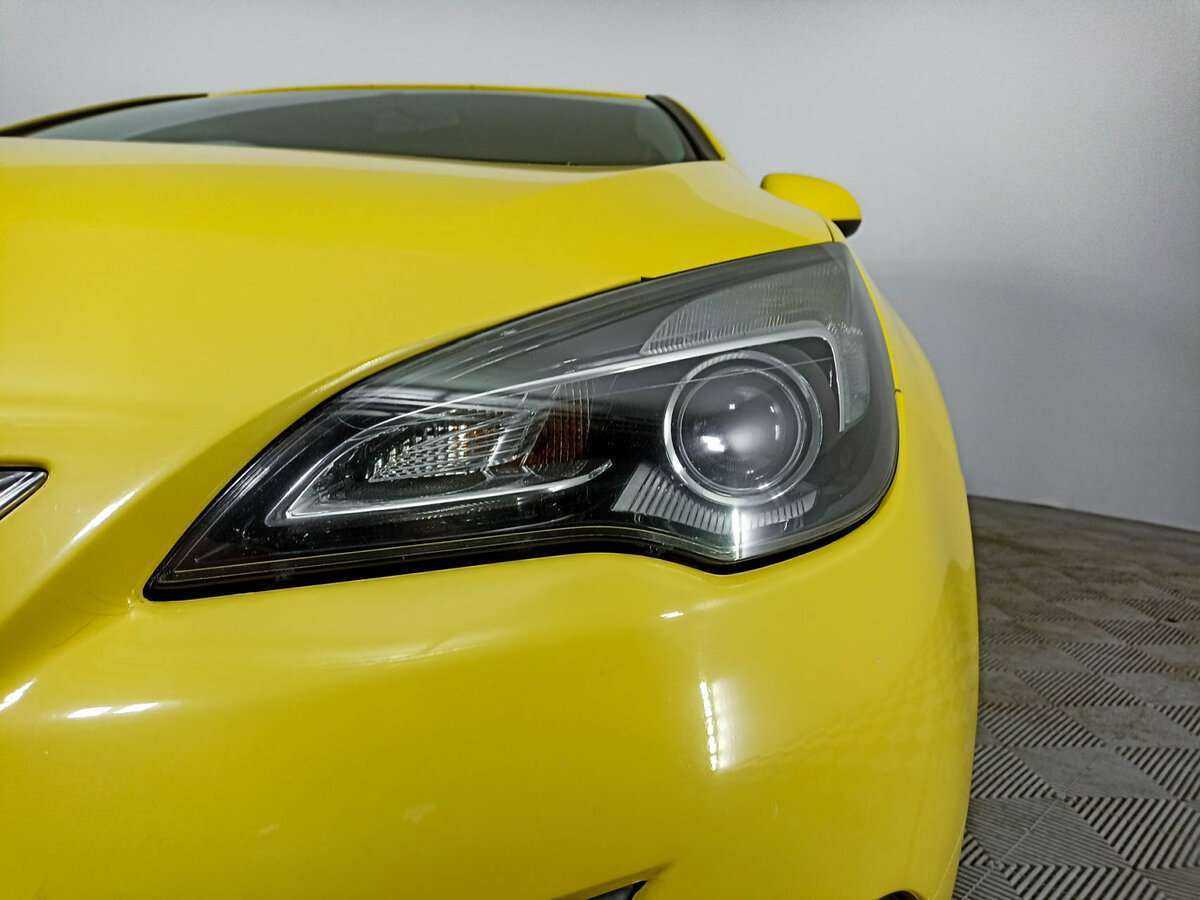 Б/У Опель Астра 2014 года. Фото: #12