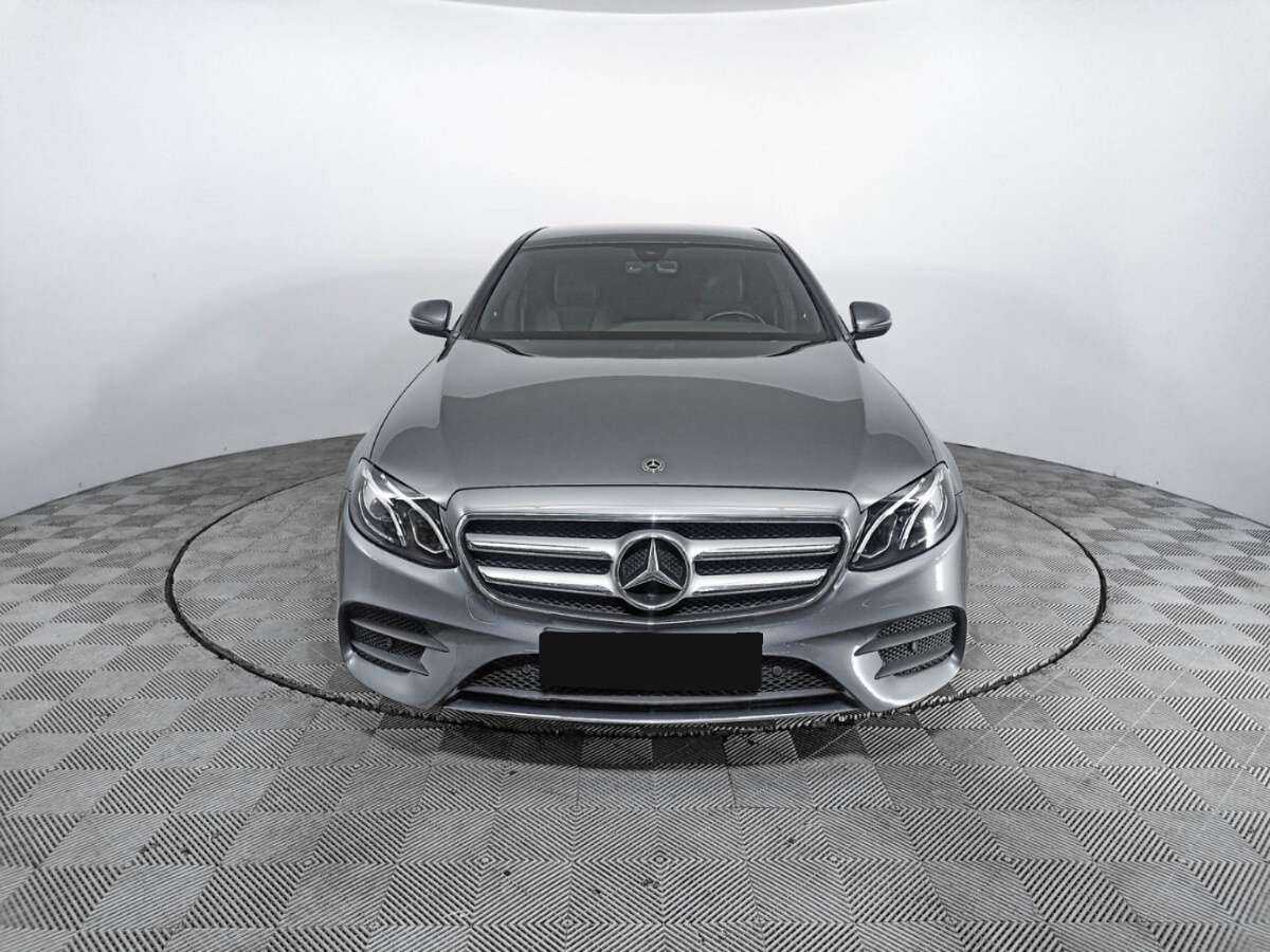 Mercedes-Benz E-Класс 2019 года с пробегом. Фото: #1