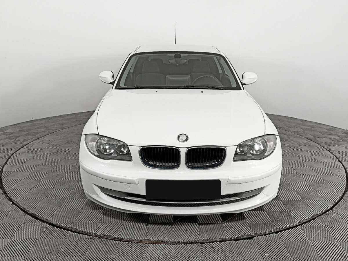 BMW 1 серии 2010 года с пробегом. Фото: #1