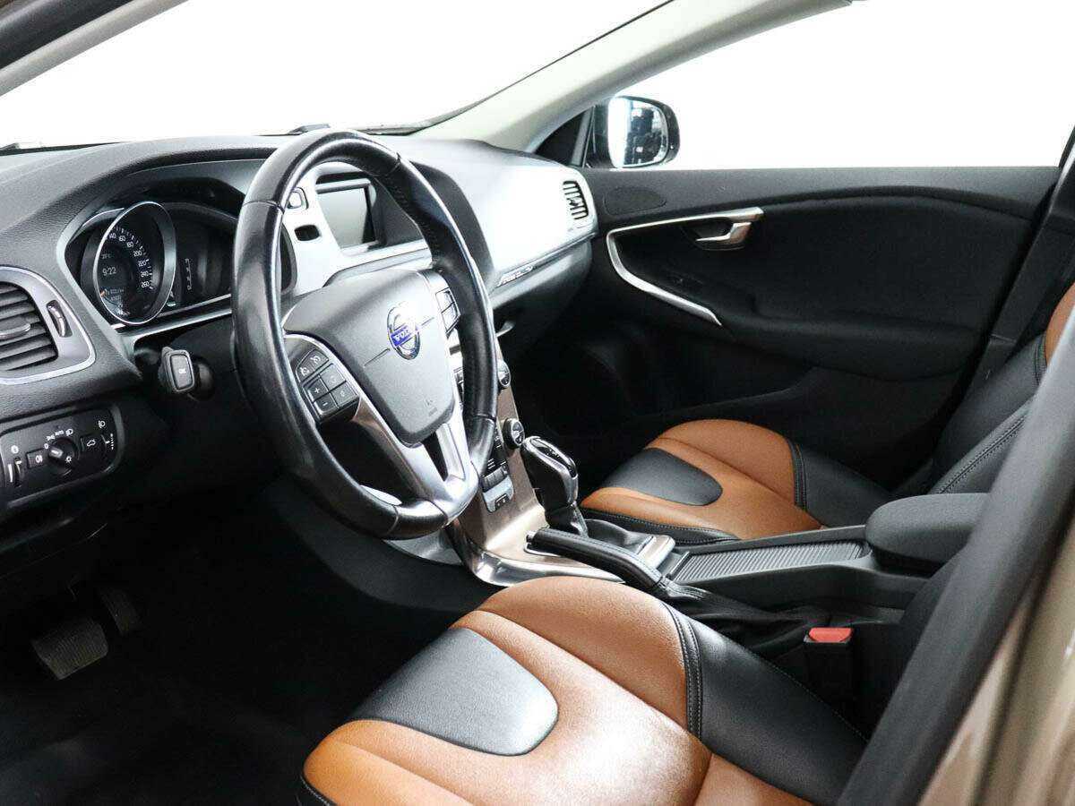 Volvo V40 Cross Country 2015 года с пробегом. Фото: #7