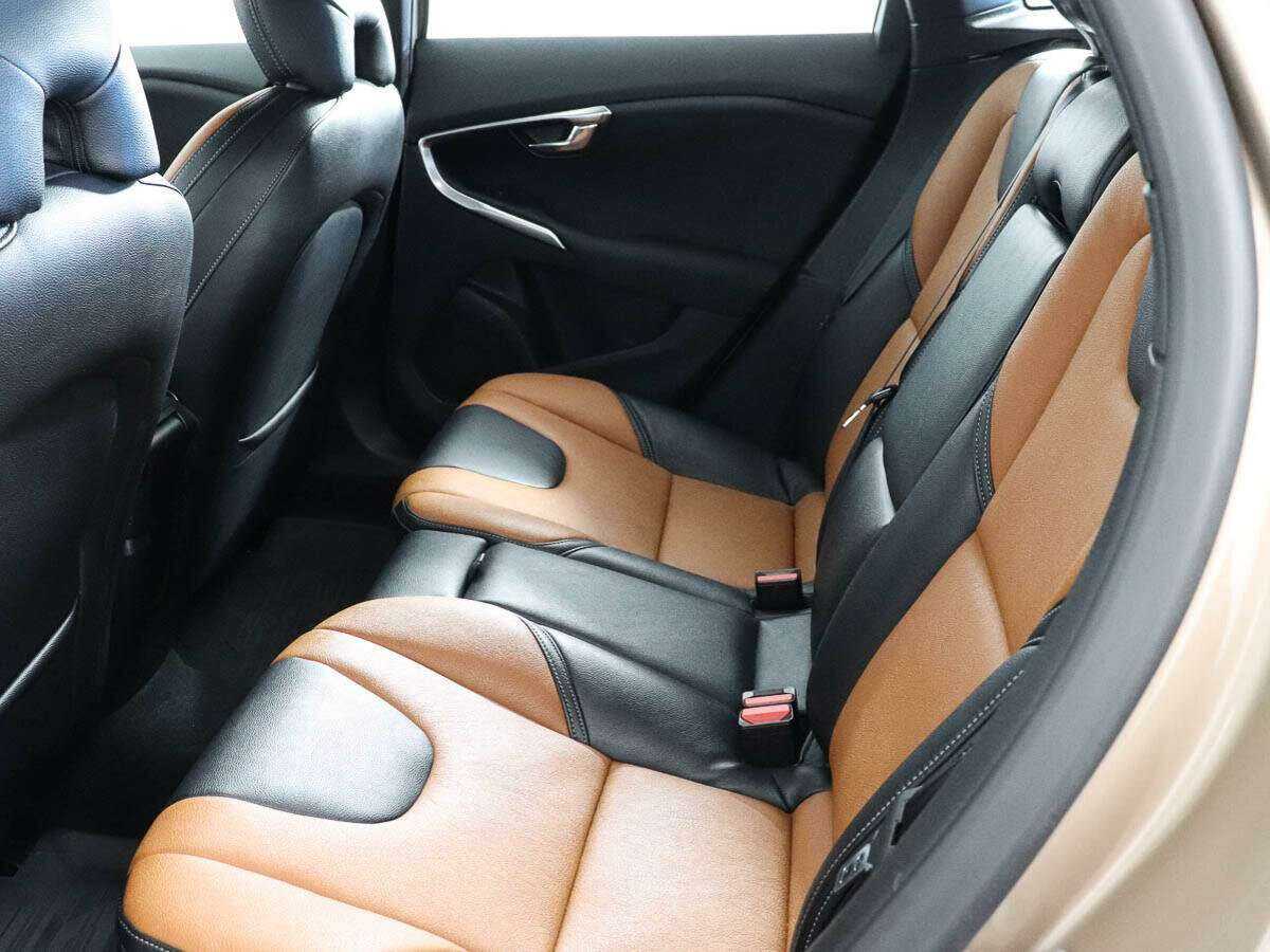 Volvo V40 Cross Country 2015 года с пробегом. Фото: #8