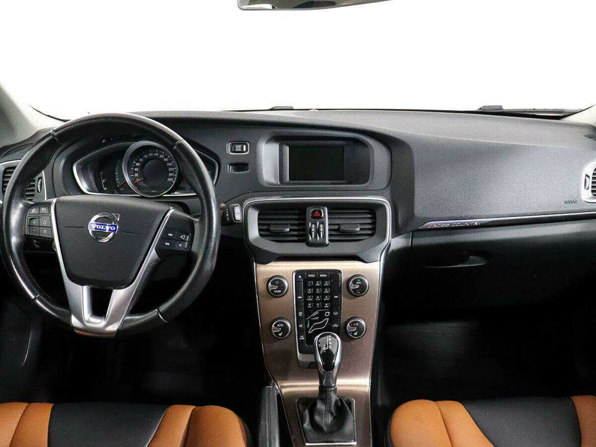 Volvo V40 Cross Country 2015 года с пробегом. Фото: #10