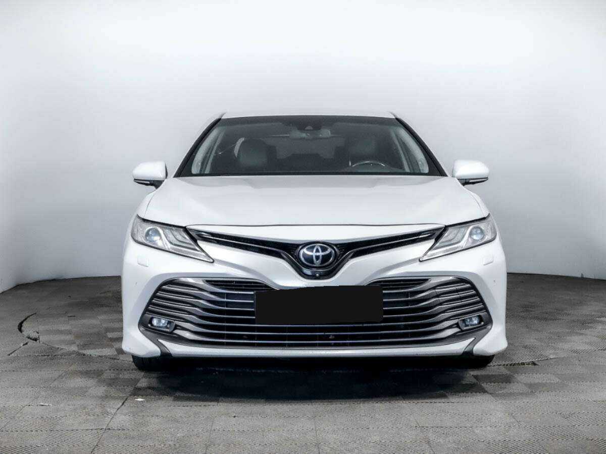 Toyota Camry 2018 года с пробегом. Фото: #1