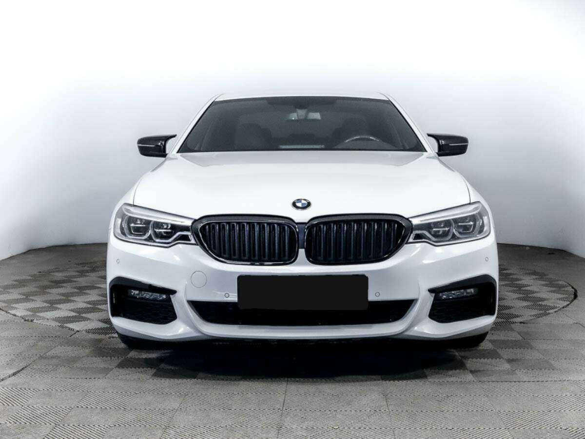 BMW 5 серии 2019 года с пробегом. Фото: #1