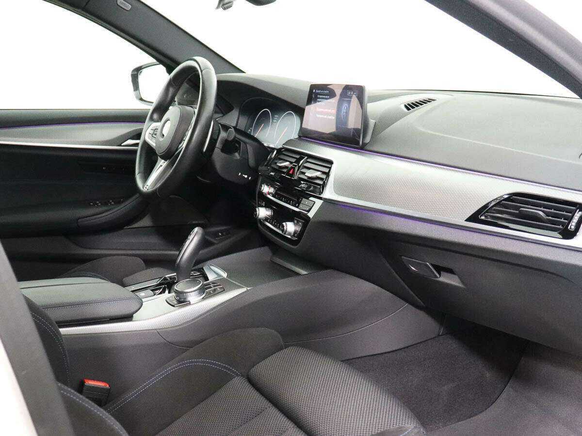 BMW 5 серии 2019 года с пробегом. Фото: #6