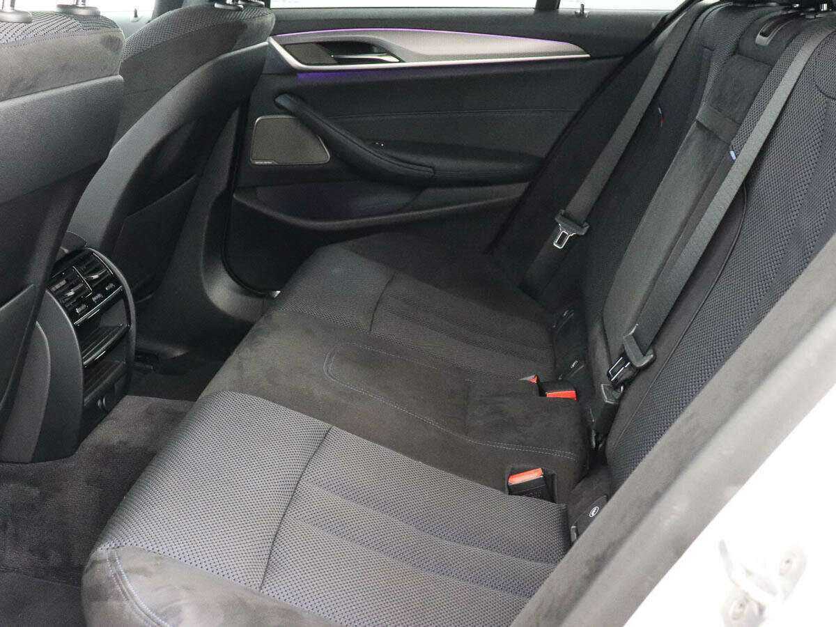 BMW 5 серии 2019 года с пробегом. Фото: #8