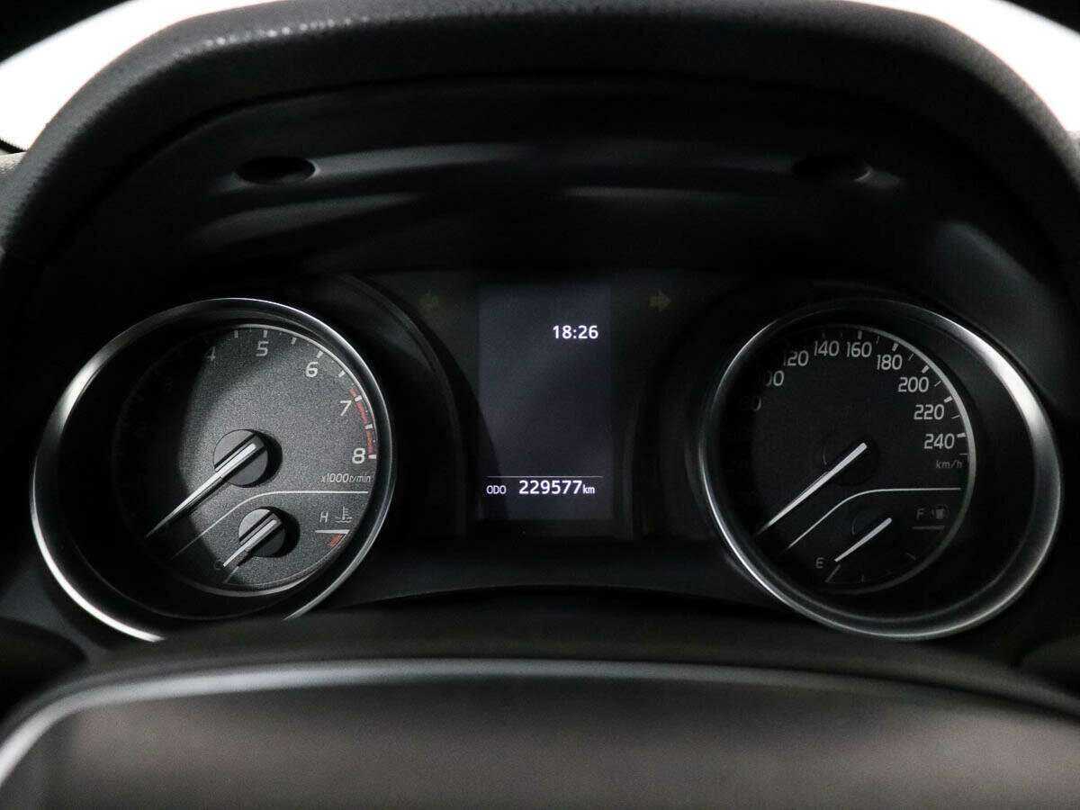 Toyota Camry 2020 года с пробегом. Фото: #9