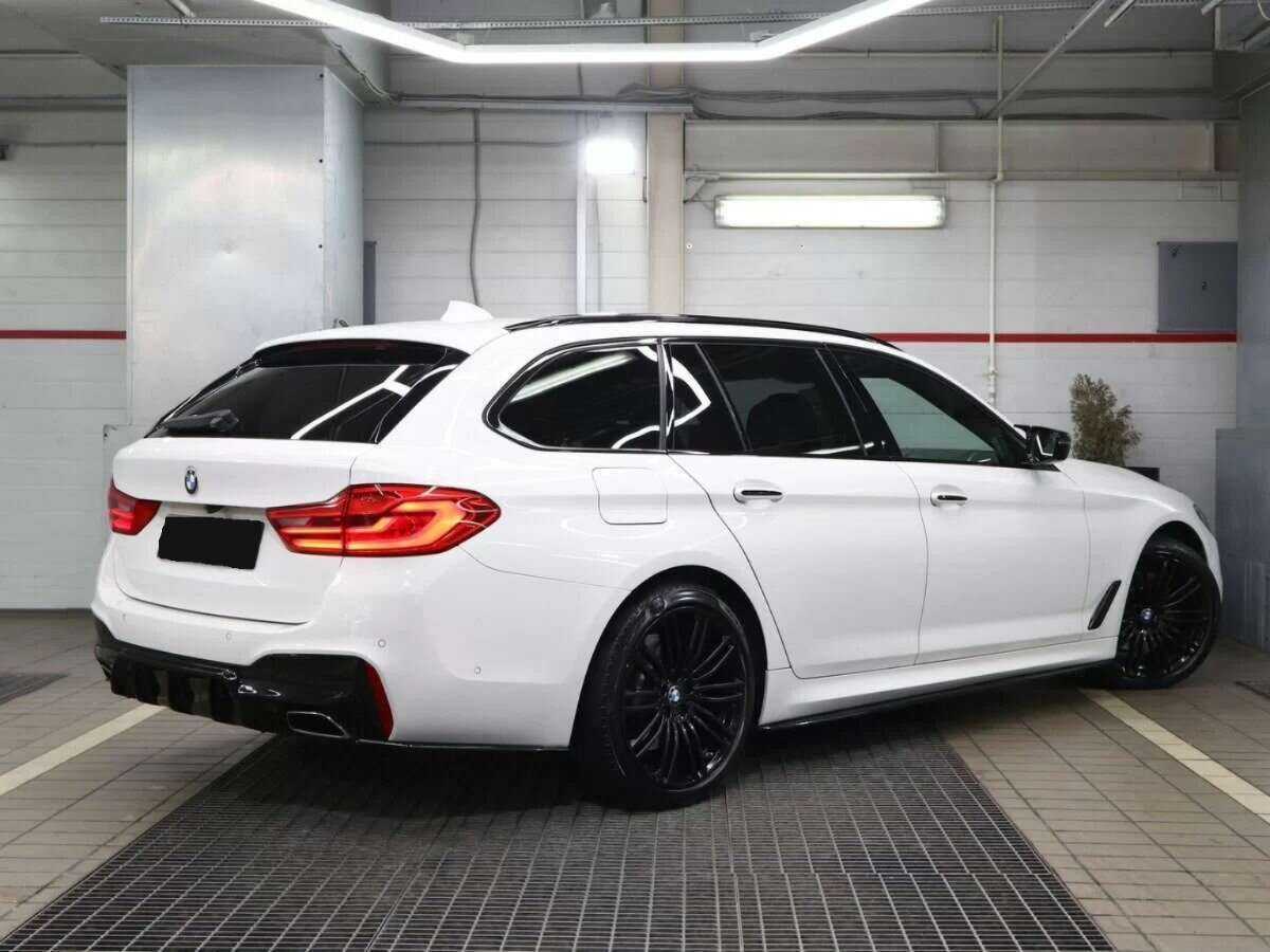 BMW 5 серии 2018 года с пробегом. Фото: #1