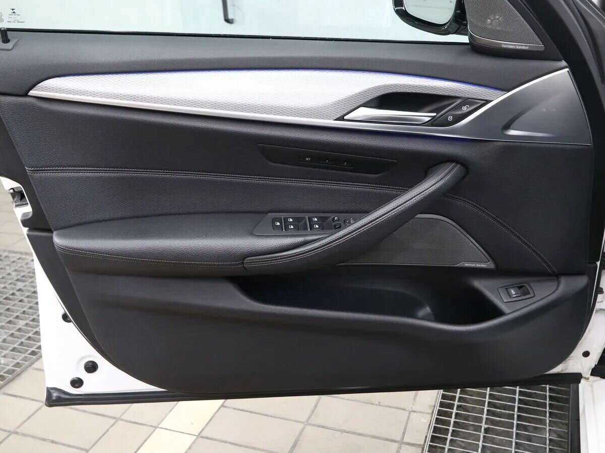 BMW 5 серии 2018 года с пробегом. Фото: #6