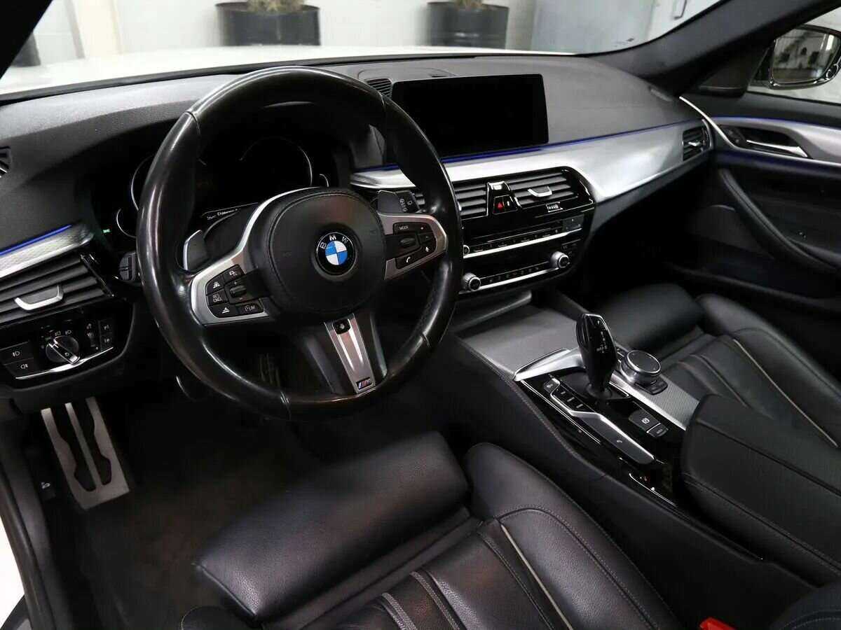 BMW 5 серии 2018 года с пробегом. Фото: #8
