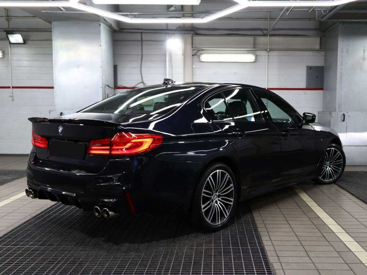 BMW 5 серии 2019 года с пробегом. Фото: #1
