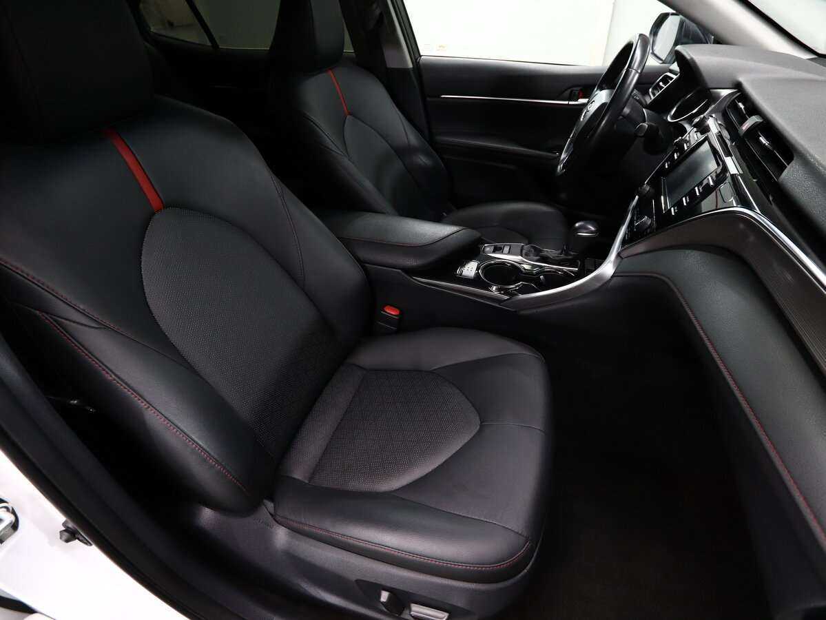 Toyota Camry 2020 года с пробегом. Фото: #11