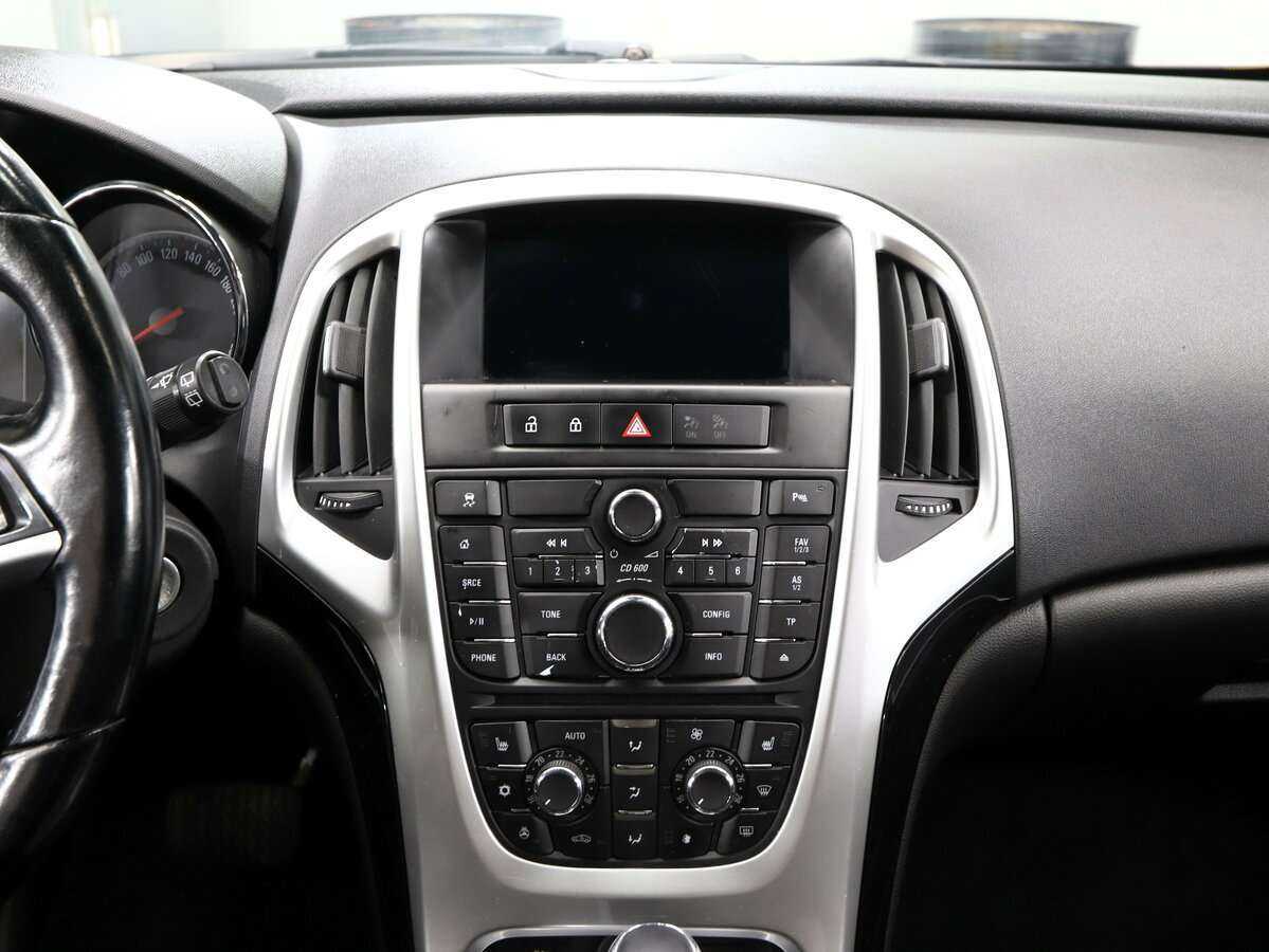 Б/У Опель Астра 2014 года. Фото: #17