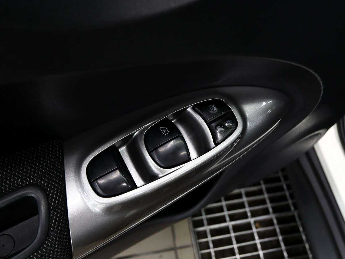 Б/У Ниссан Жук 2012 года. Фото: #13