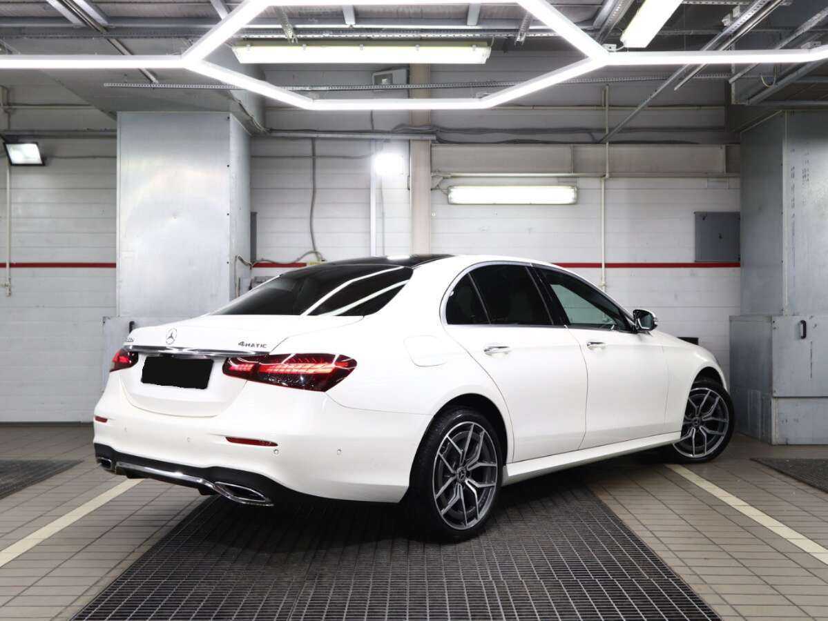 Mercedes-Benz E-Класс 2021 года с пробегом. Фото: #1