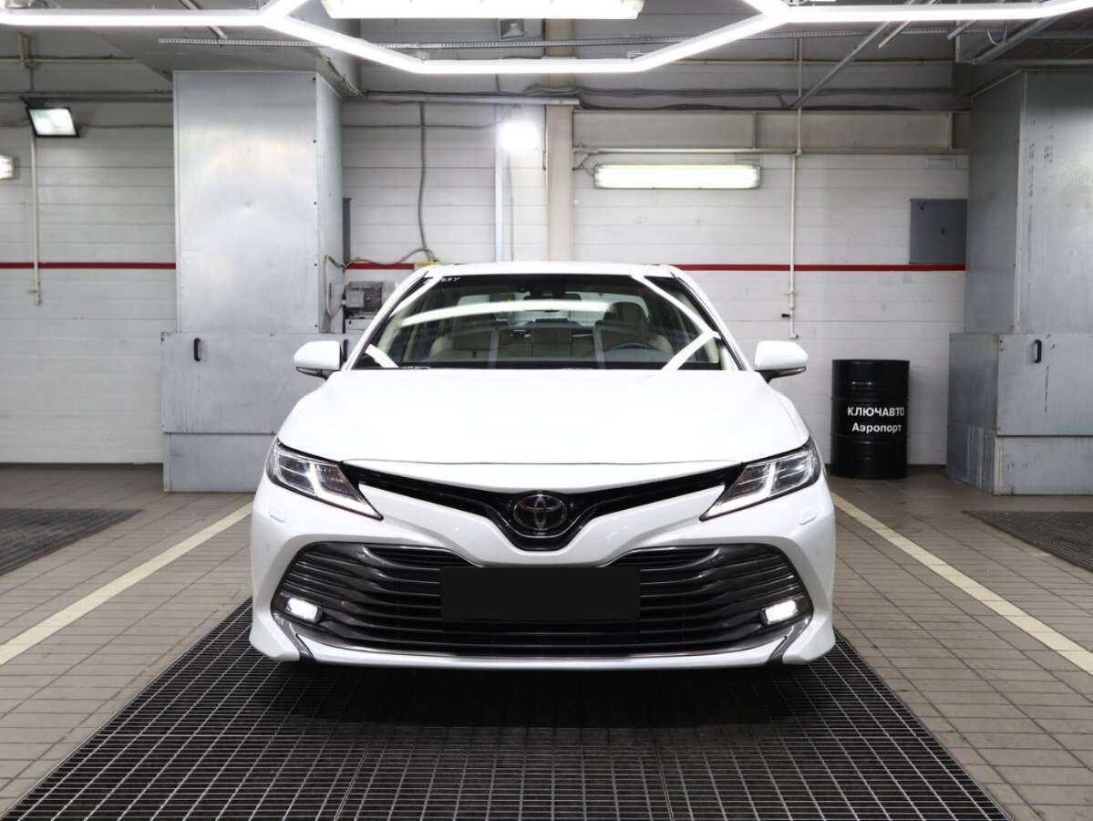 Toyota Camry 2021 года с пробегом. Фото: #2