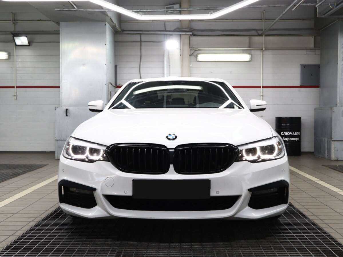 BMW 5 серии 2019 года с пробегом. Фото: #2
