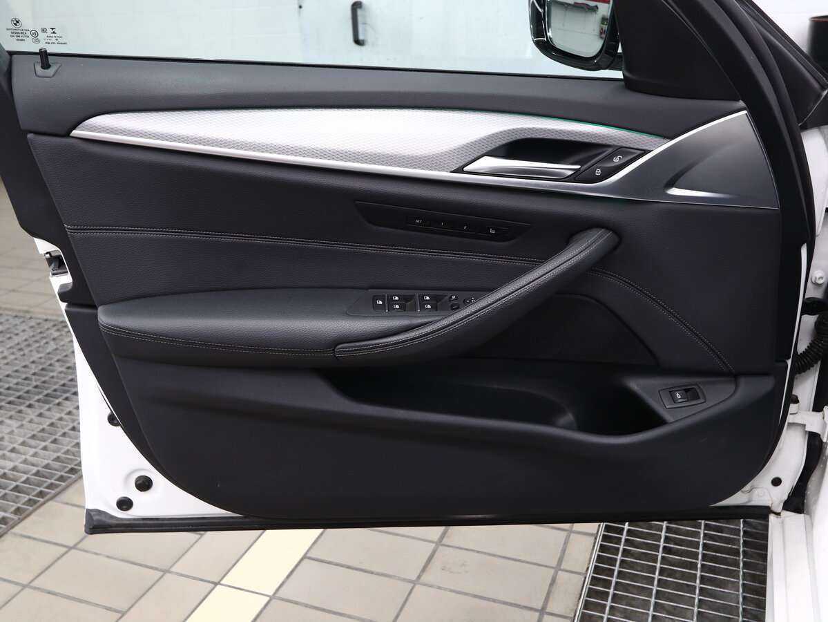 BMW 5 серии 2019 года с пробегом. Фото: #5